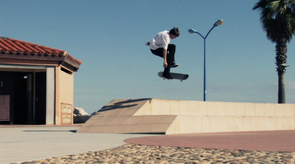 Skateboarder Manu ETCHEGOYEN dans DVD SKATE Anagram Crazy Extreme Skate