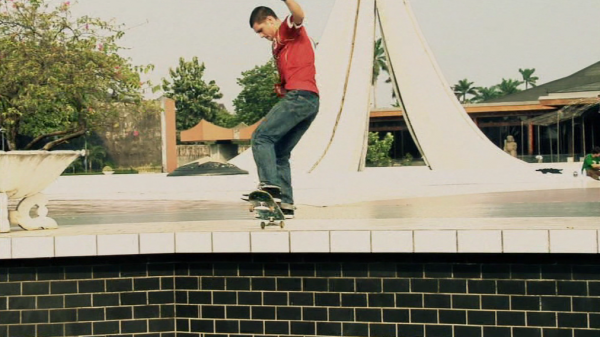 skateboarder Benoit STEVENOT dans DVD SKATE Anagram Crazy Extreme Skate
