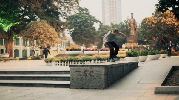 skateboarder Hugo Maillard dans DVD SKATE Anagram Crazy Extreme Skate