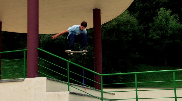 skateboarder JP Monfurt dans DVD SKATE Anagram Crazy Extreme Skate