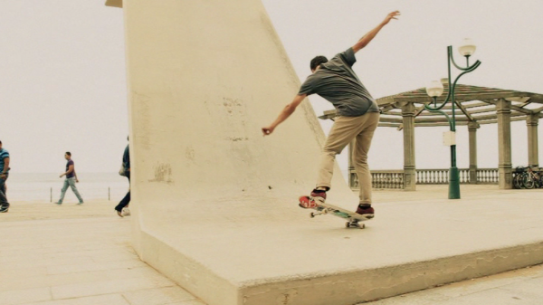 skateboarder Romain Jorda dans DVD SKATE Anagram Crazy Extreme Skate