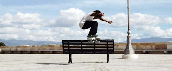 Skateboard en Sardaigne, Italie, skateboarder Korahn Gayle