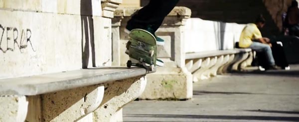 Skateboard en Sardaigne, Italie, skateboarder Korahn Gayle