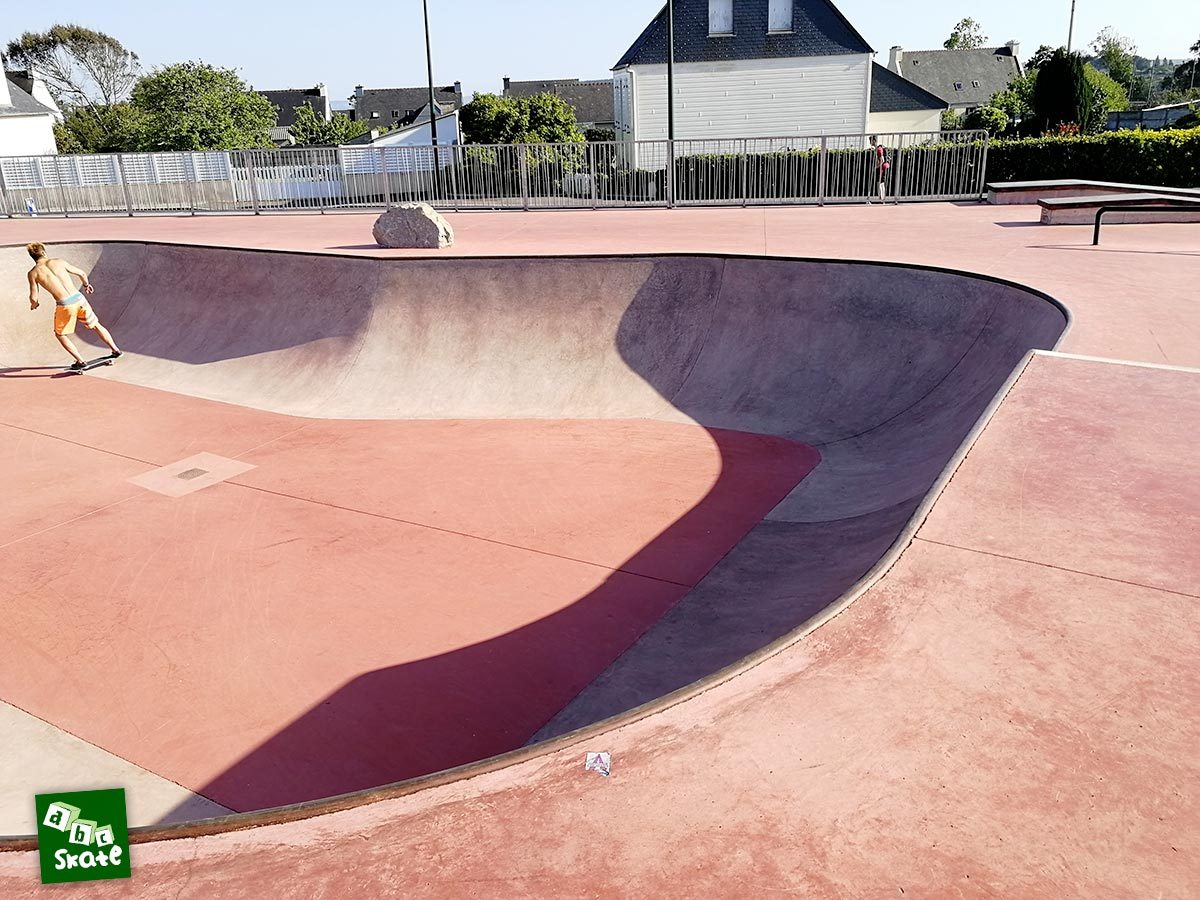 Skatepark de Crozon : bowl grande partie