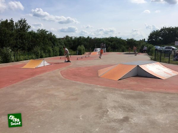 Skatepark de Carrières-sous-Poissy : vue d'ensemble