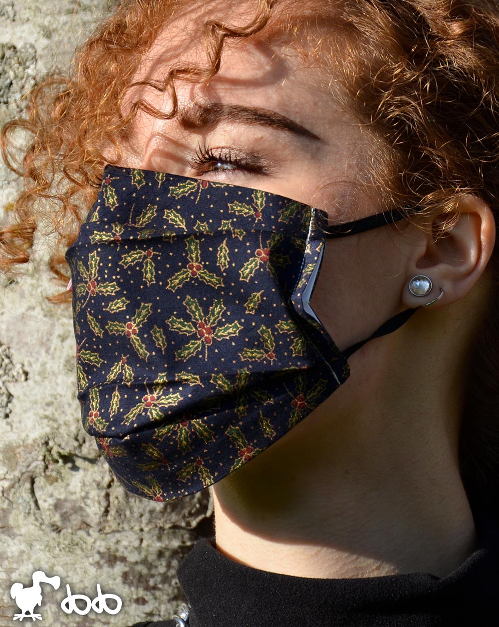 Masque "Blue Holly" porté par une femme