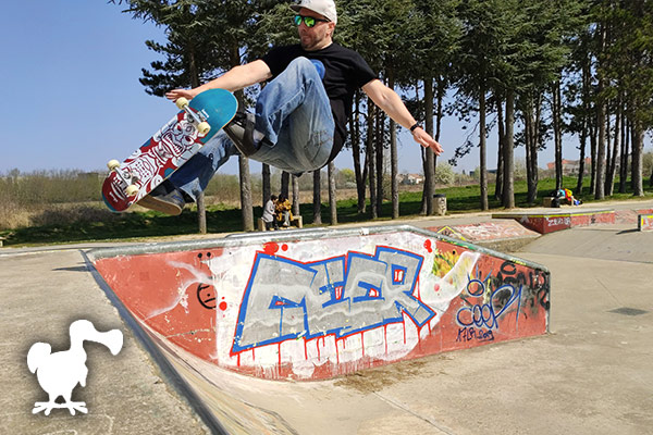 Shooting Korro Skateboard Shooting Korro Skateboard Trick