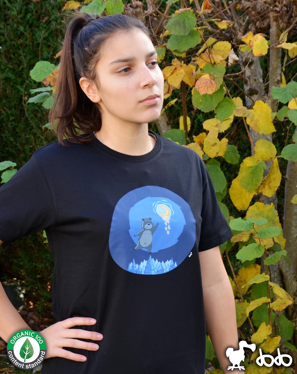 T-shirt noir "Lune de miel" porté par une jeune fille
