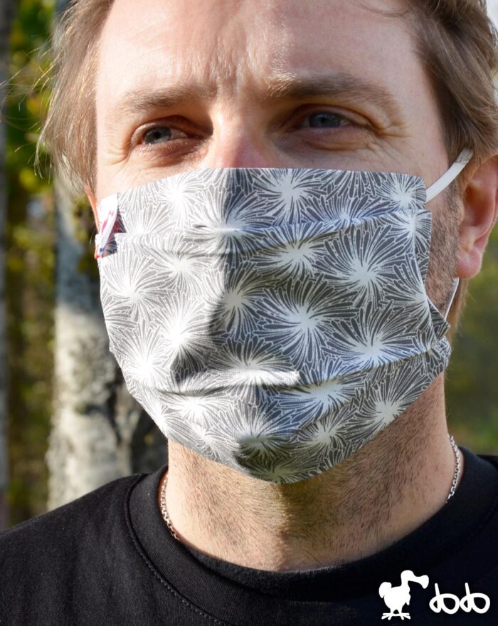Masque "Feux d'artifice" gris porté par un homme