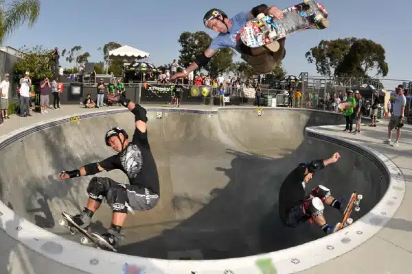 ABCskate-Tony-Hawk-skating-skate-For-Cancer-dans-San Diego