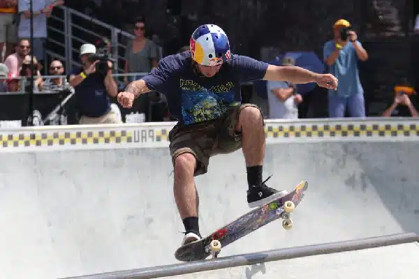 ABCskate-vincent-matheron-skate-park-bowl-contest-tricks-image
