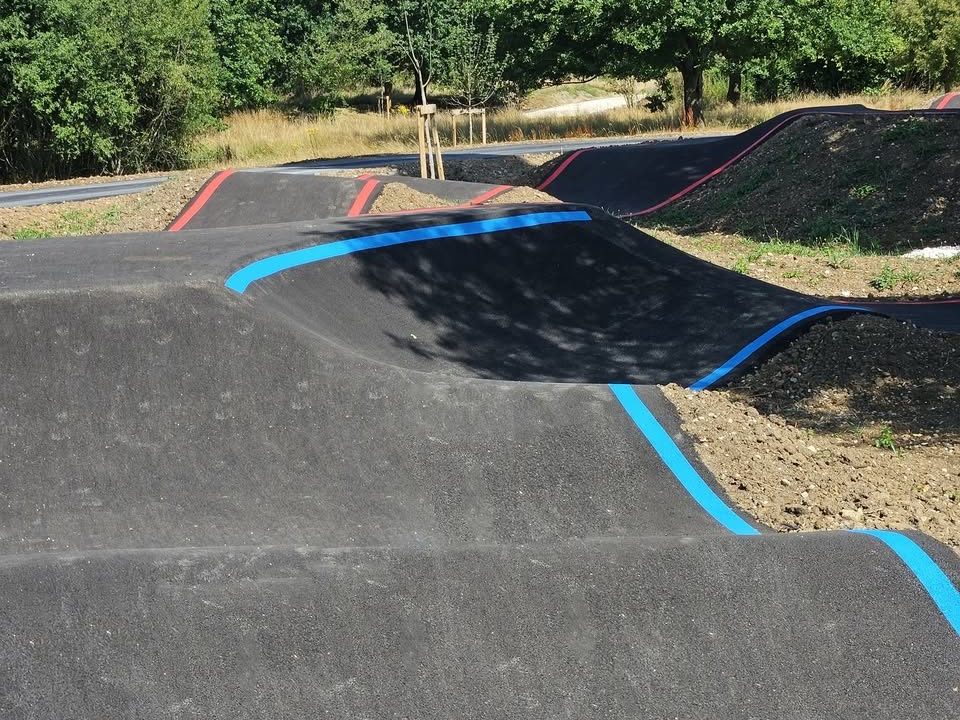 Pumptrack de Saint-Nicolas-de-Port : un spot de glisse pour tous les riders